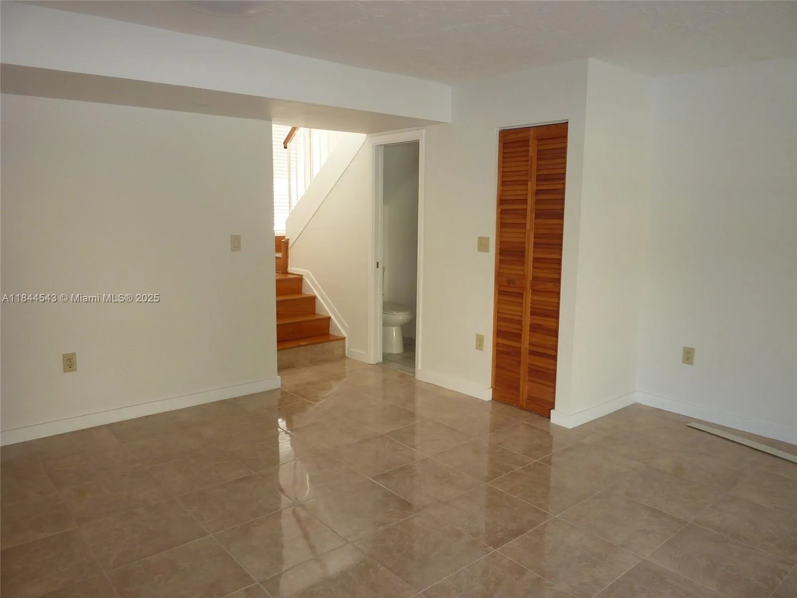 Miami, Florida 33155, United States, 2 Bedrooms Bedrooms, ,3 BathroomsBathrooms,Residential,Active,176787