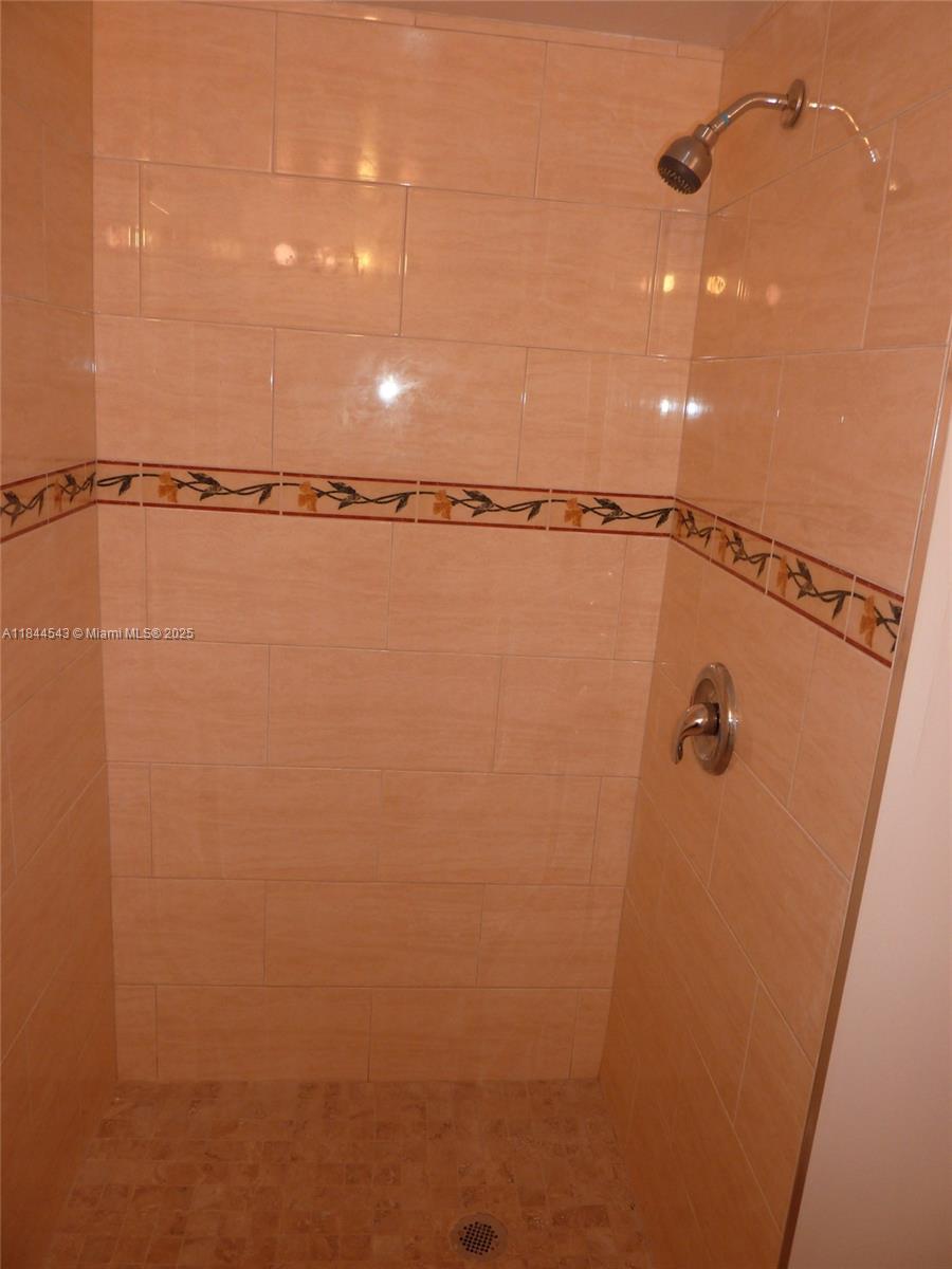 GABLES POINT II CONDO - Residential Lease