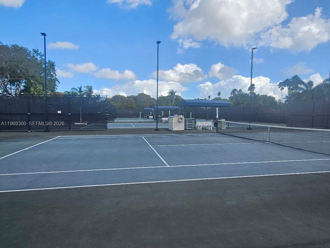 HUNTINGTON POINTE - Residential