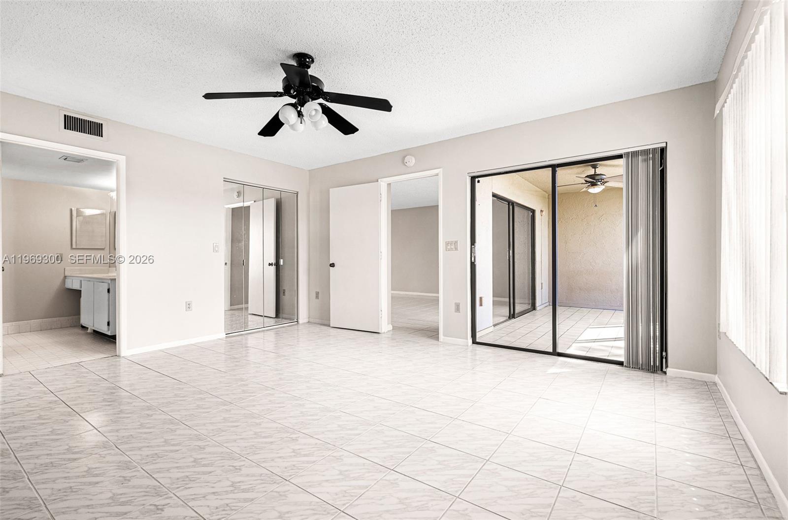 HUNTINGTON POINTE - Residential