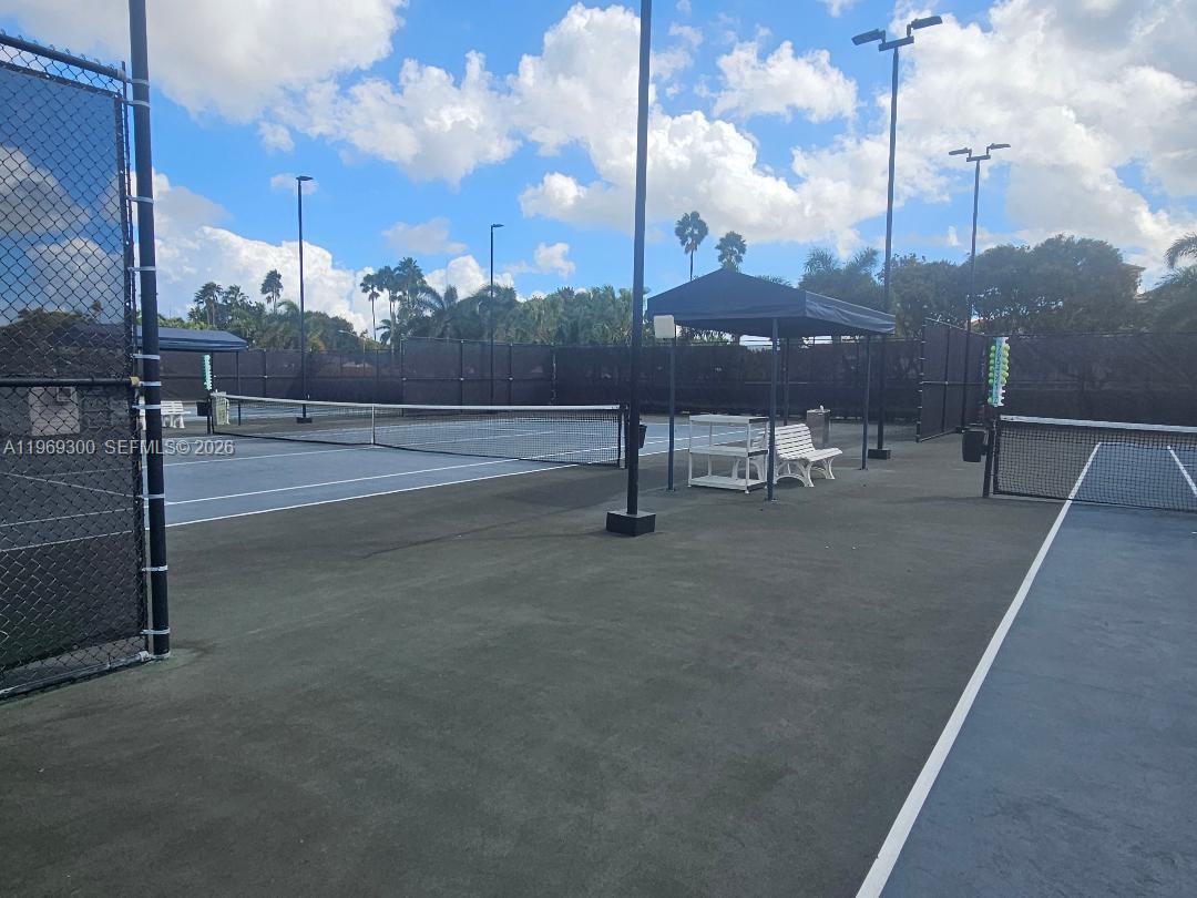 HUNTINGTON POINTE - Residential