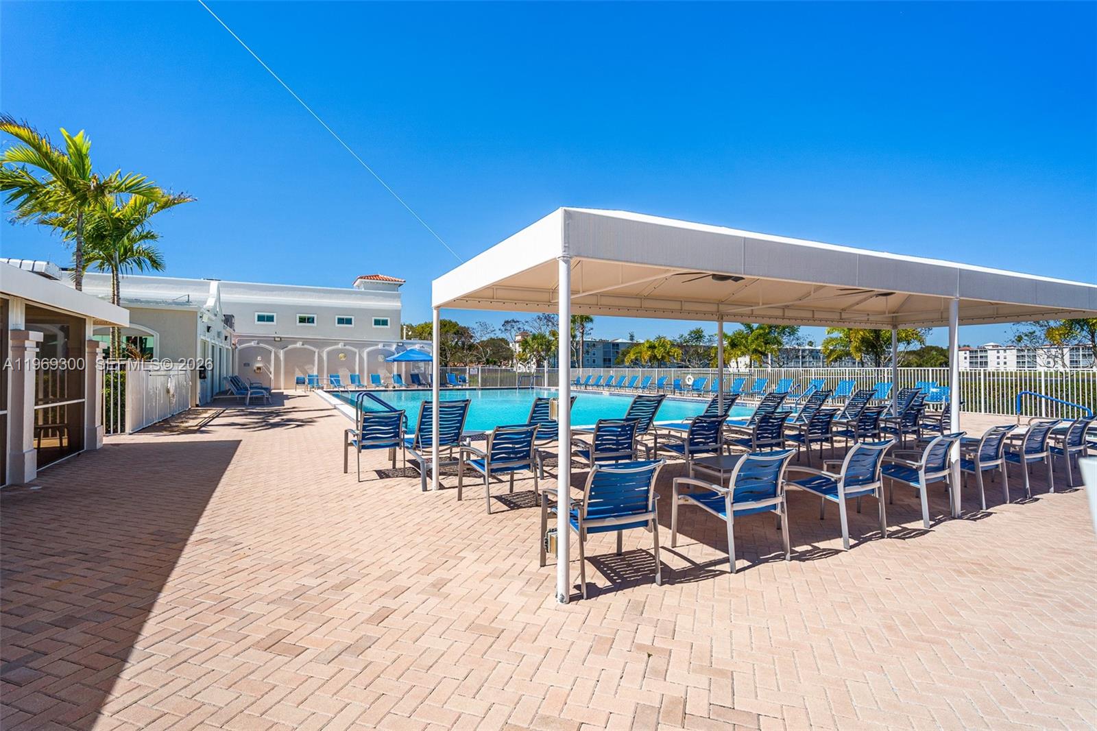 HUNTINGTON POINTE - Residential