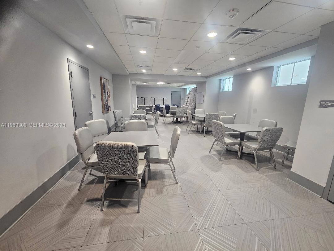 HUNTINGTON POINTE - Residential