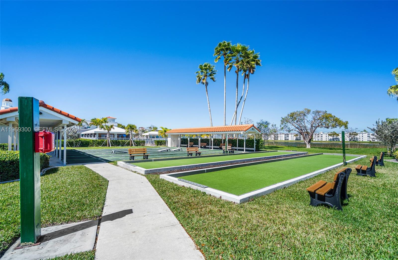 HUNTINGTON POINTE - Residential