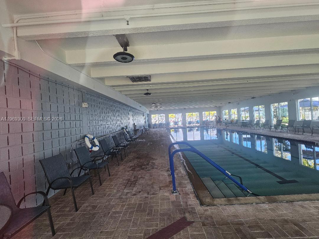 HUNTINGTON POINTE - Residential