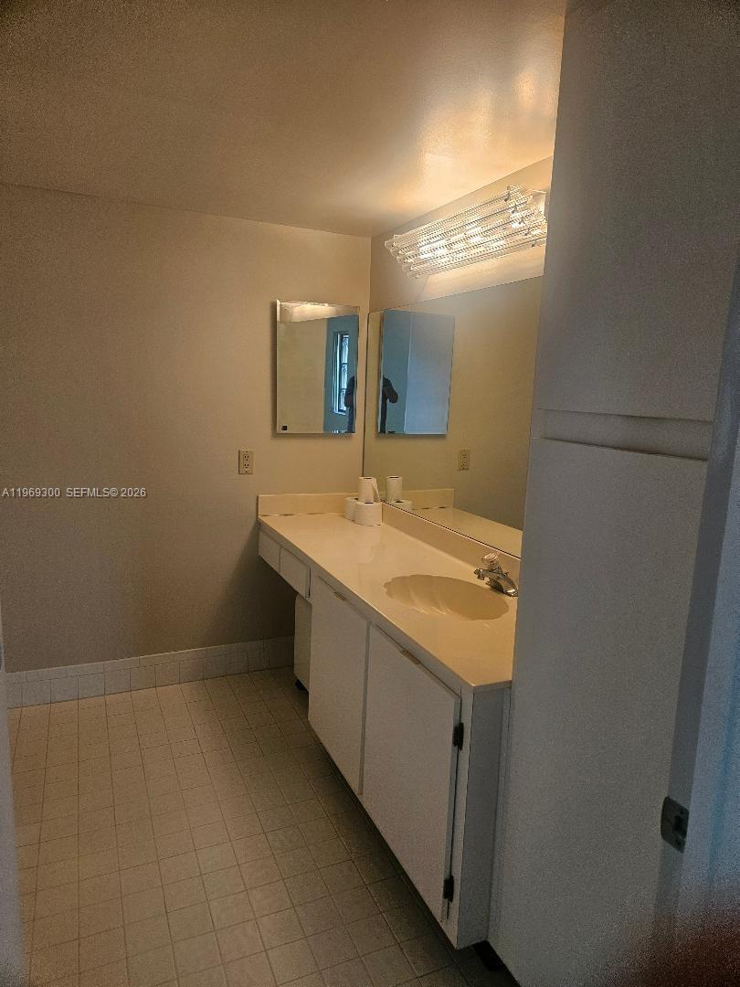 HUNTINGTON POINTE - Residential