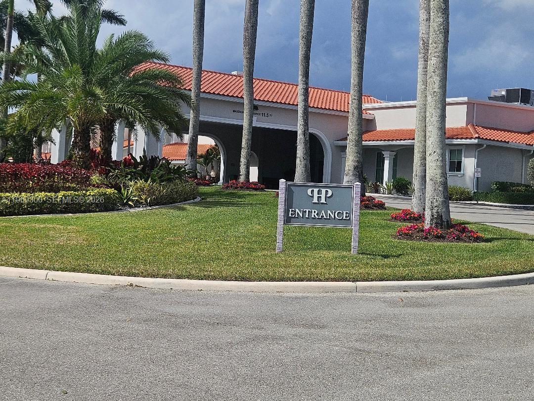 6093 Pointe Regal Cir 210