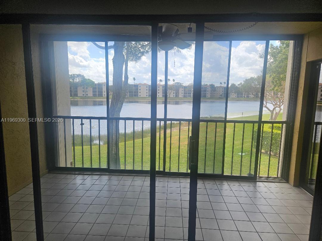 HUNTINGTON POINTE - Residential