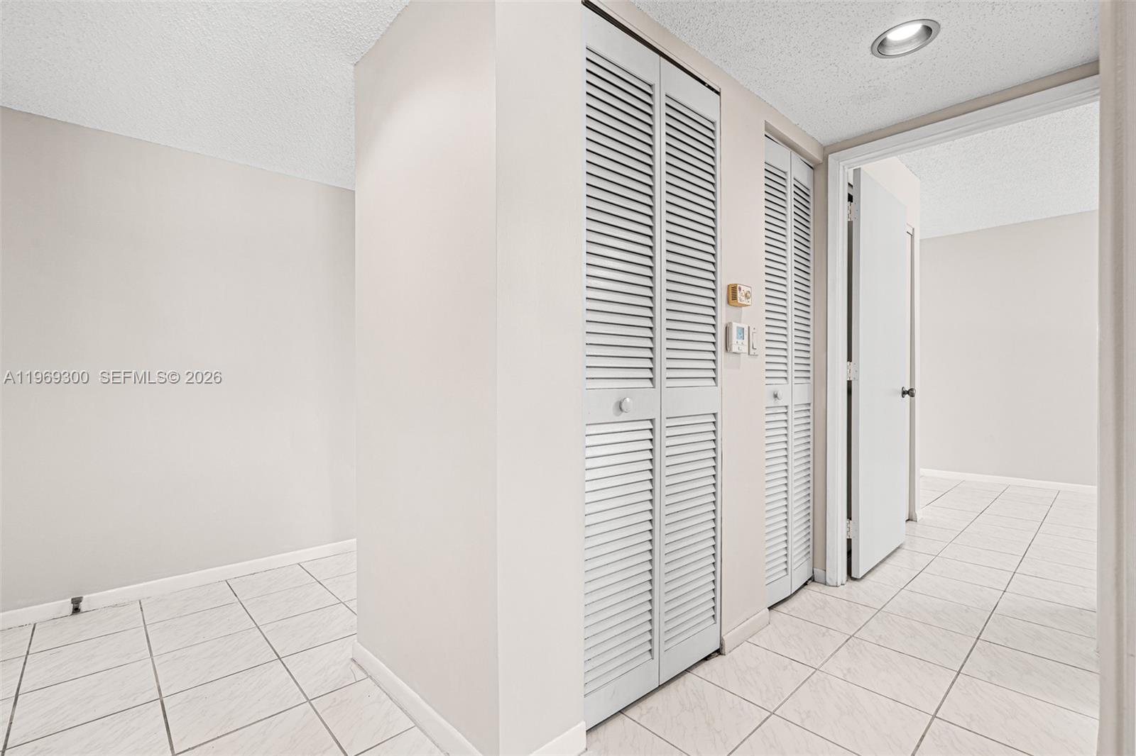 HUNTINGTON POINTE - Residential