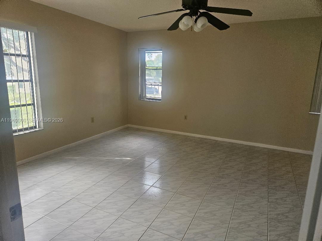 HUNTINGTON POINTE - Residential