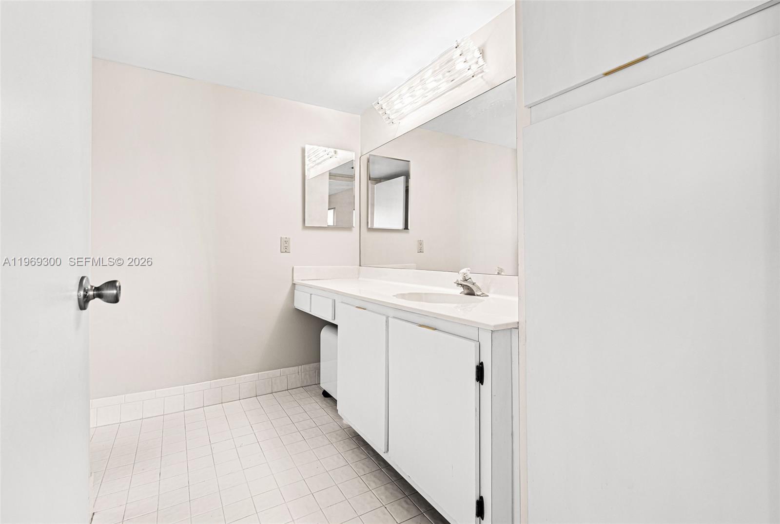 HUNTINGTON POINTE - Residential