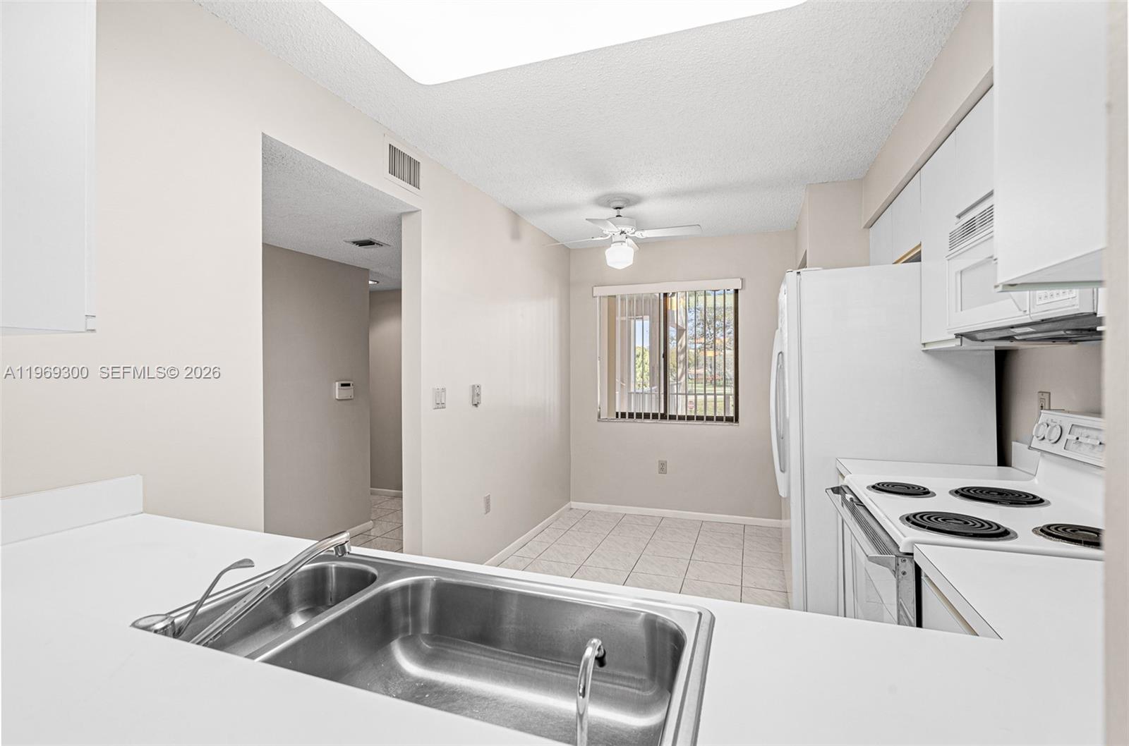 HUNTINGTON POINTE - Residential