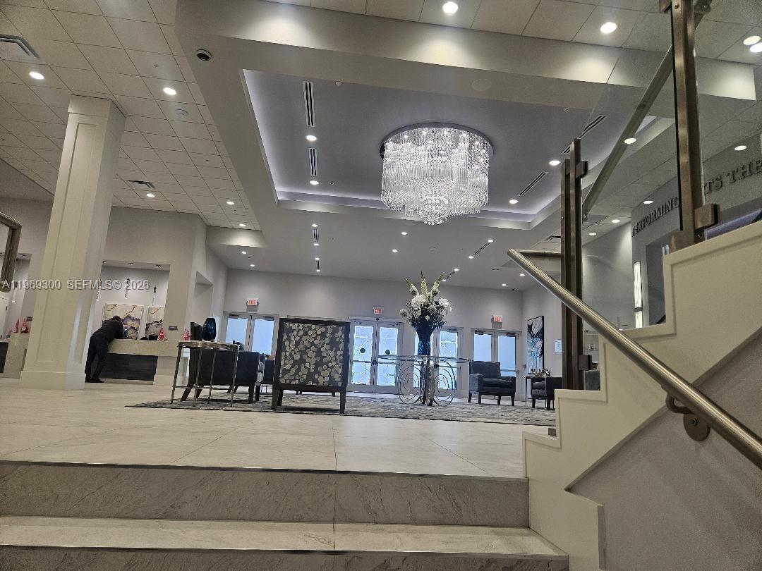 HUNTINGTON POINTE - Residential