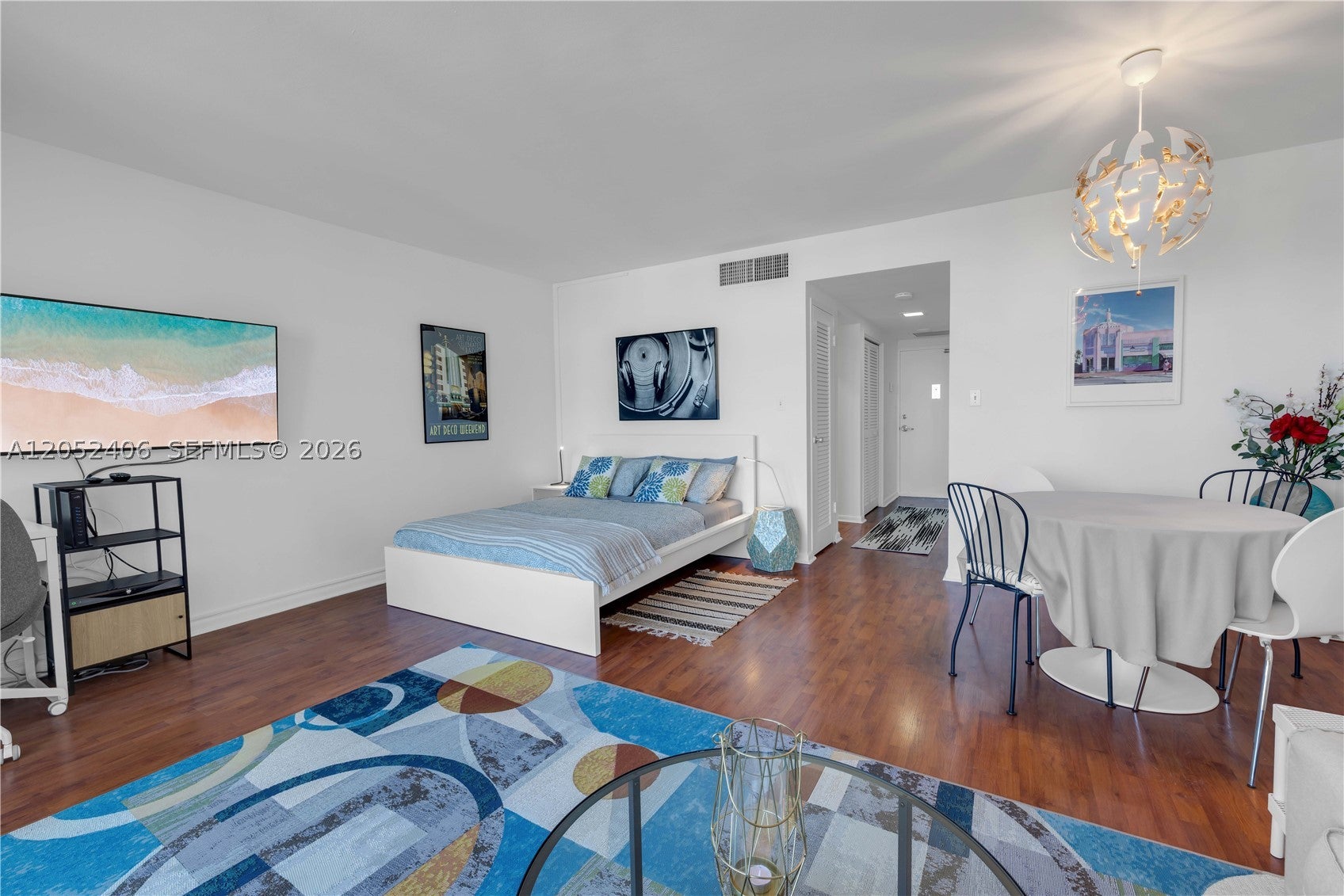 1200 West Ave 811