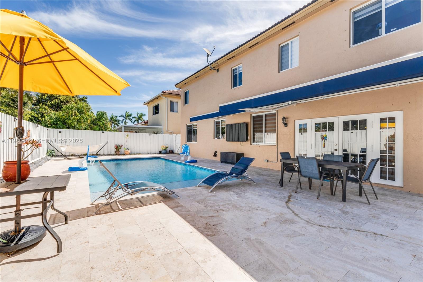 FLORIDIAN BAY ESTATES - Residential