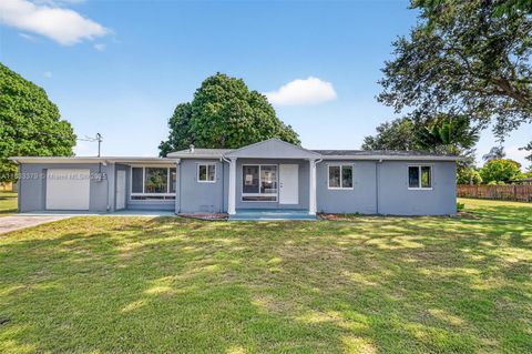 4061 Nova Ln Lake Worth FL 33462