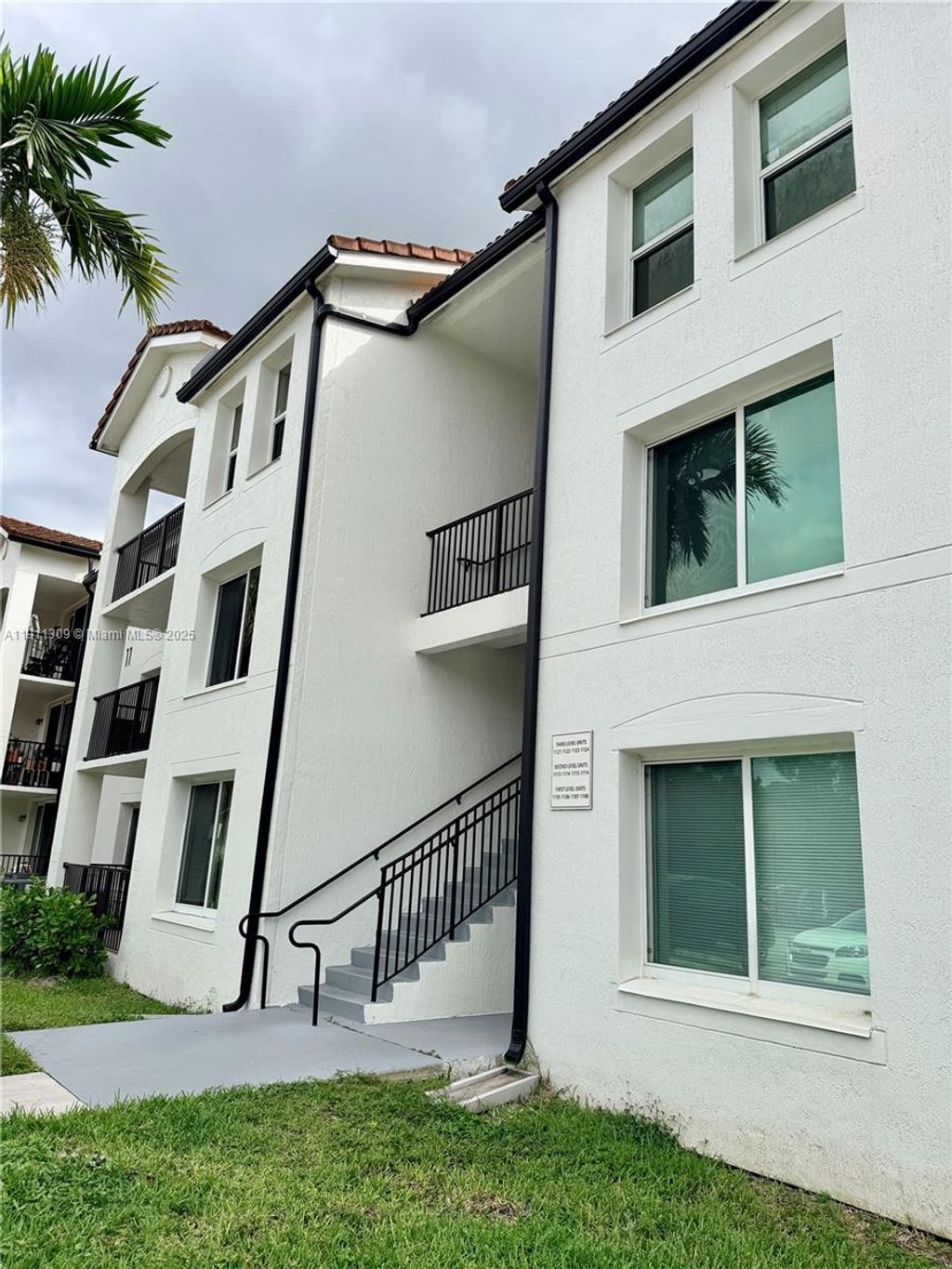 Photo of 1122 Villa Ln #1122, Boynton Beach, FL 33435 (MLS # A11911309)