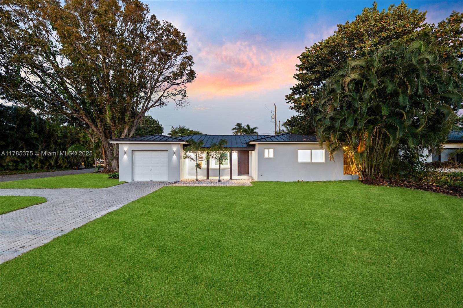 NORTHRIDGE - Residential