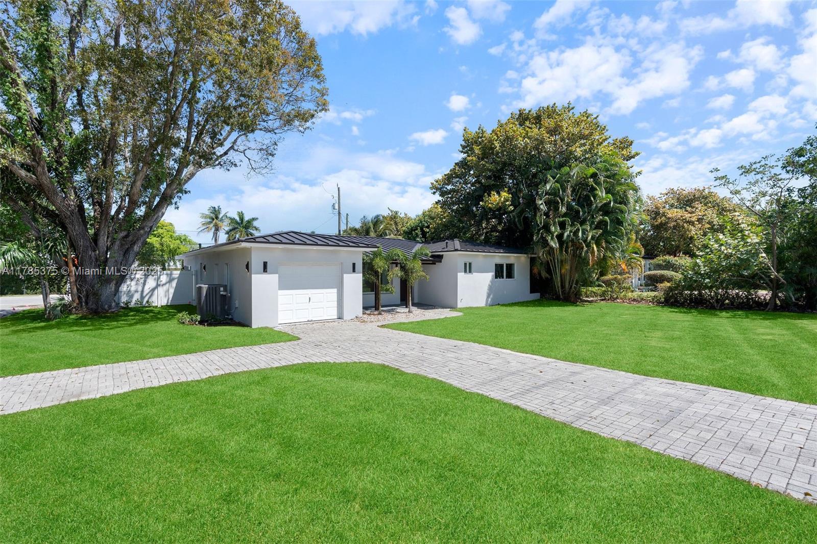 NORTHRIDGE - Residential