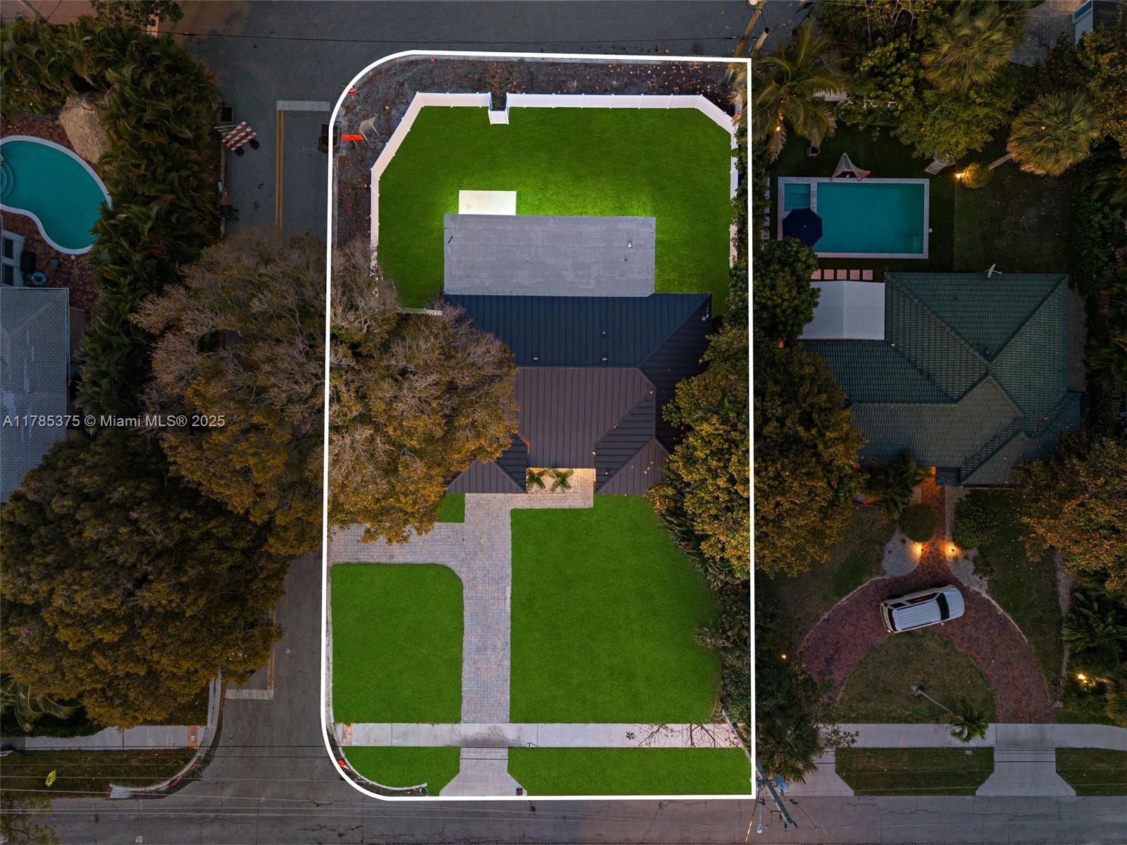 NORTHRIDGE - Residential