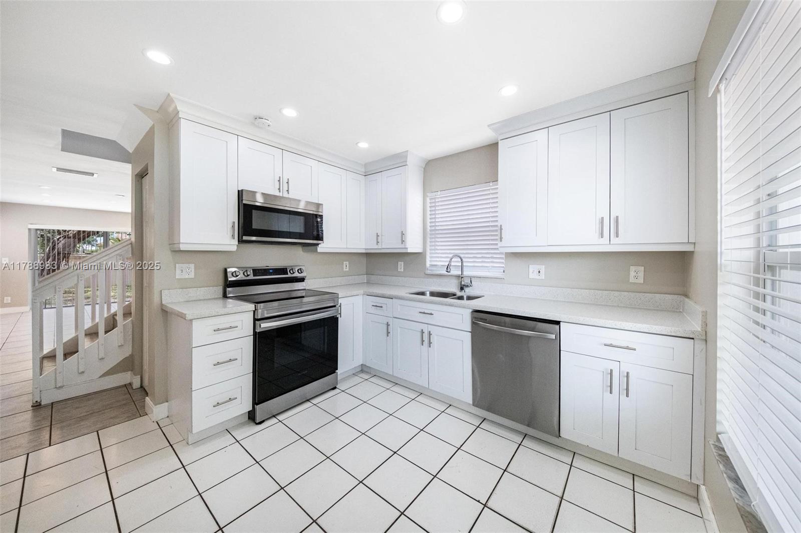 CORAL BAY REPLAT SECTION - Residential