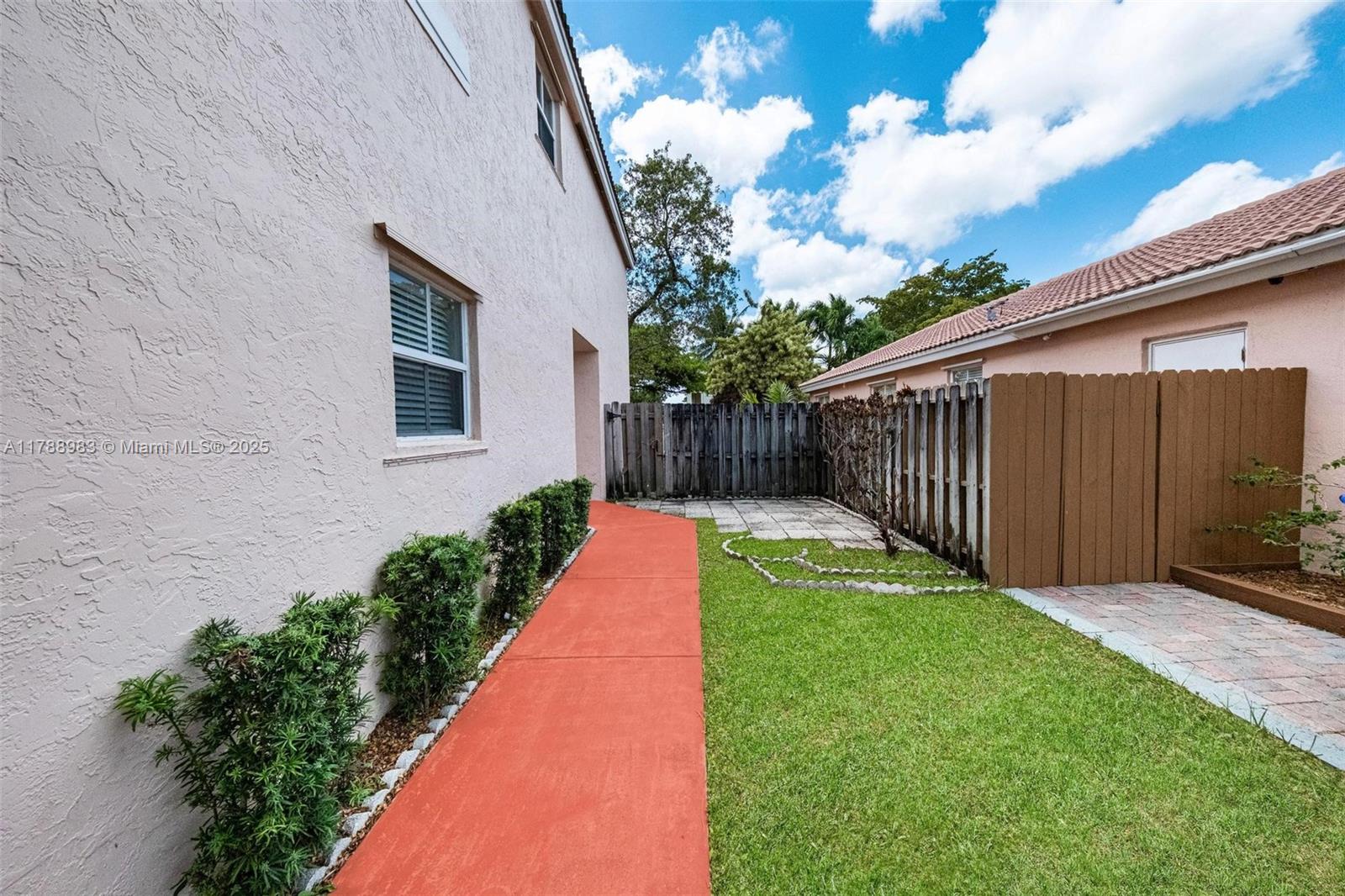CORAL BAY REPLAT SECTION - Residential