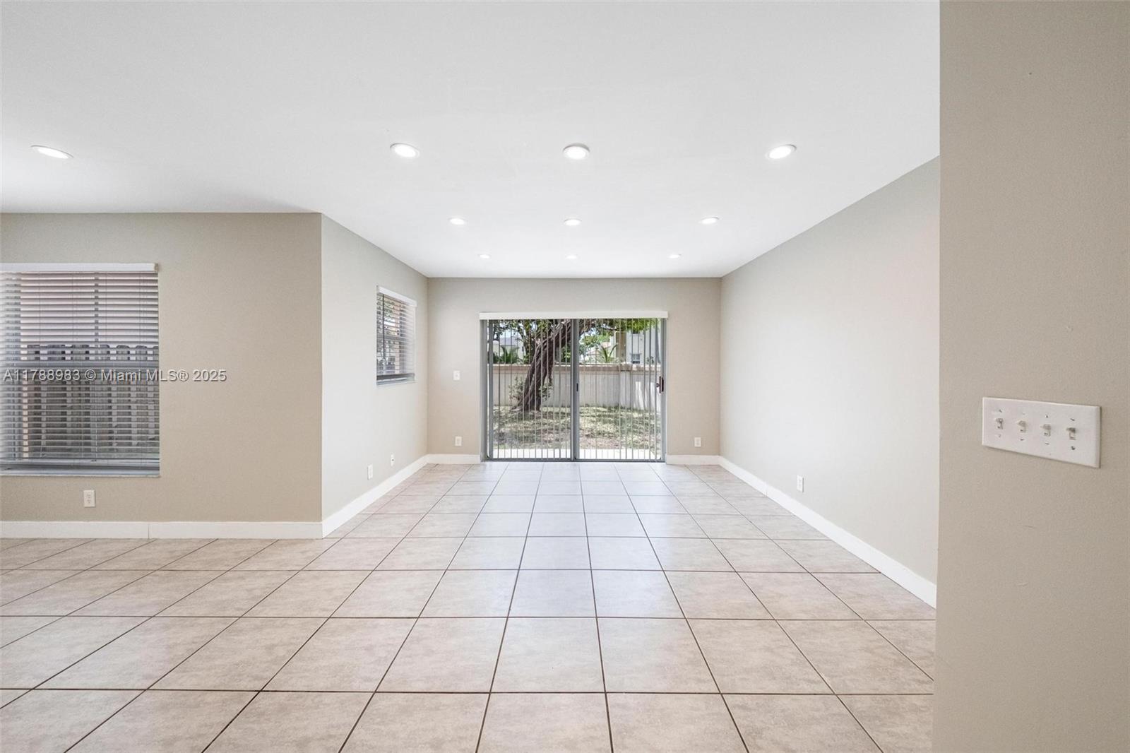 CORAL BAY REPLAT SECTION - Residential