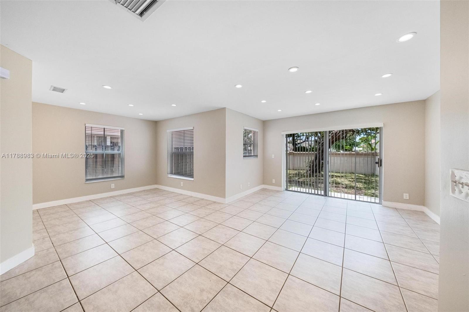 CORAL BAY REPLAT SECTION - Residential
