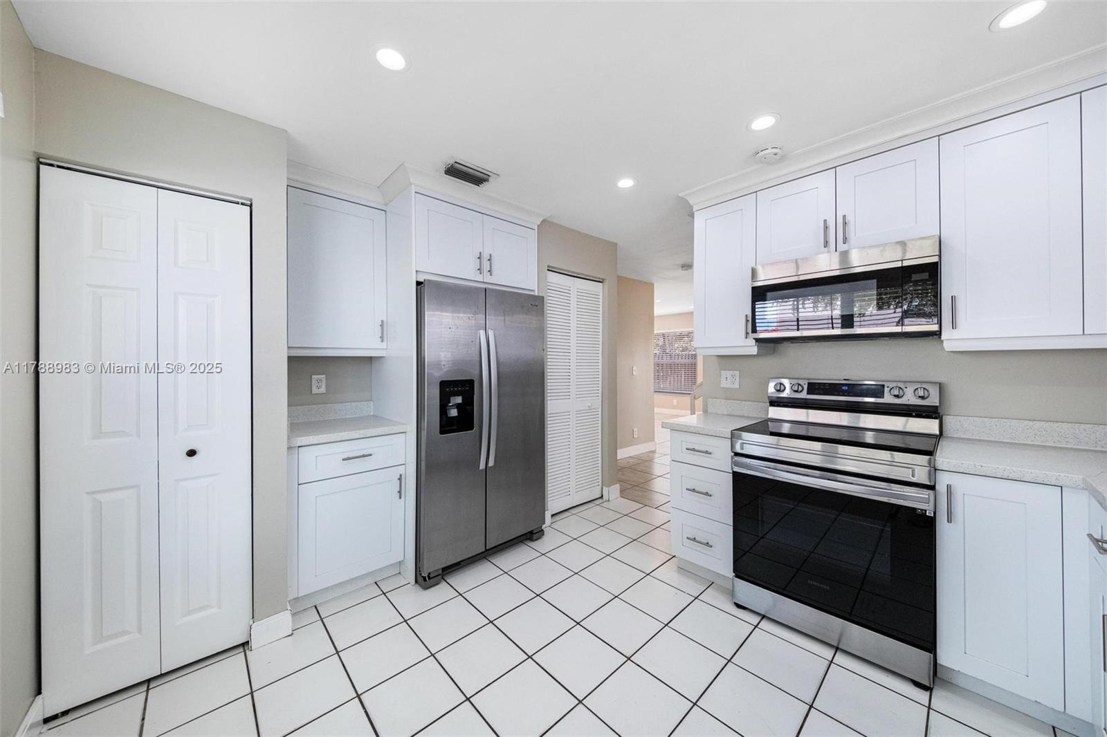 CORAL BAY REPLAT SECTION - Residential