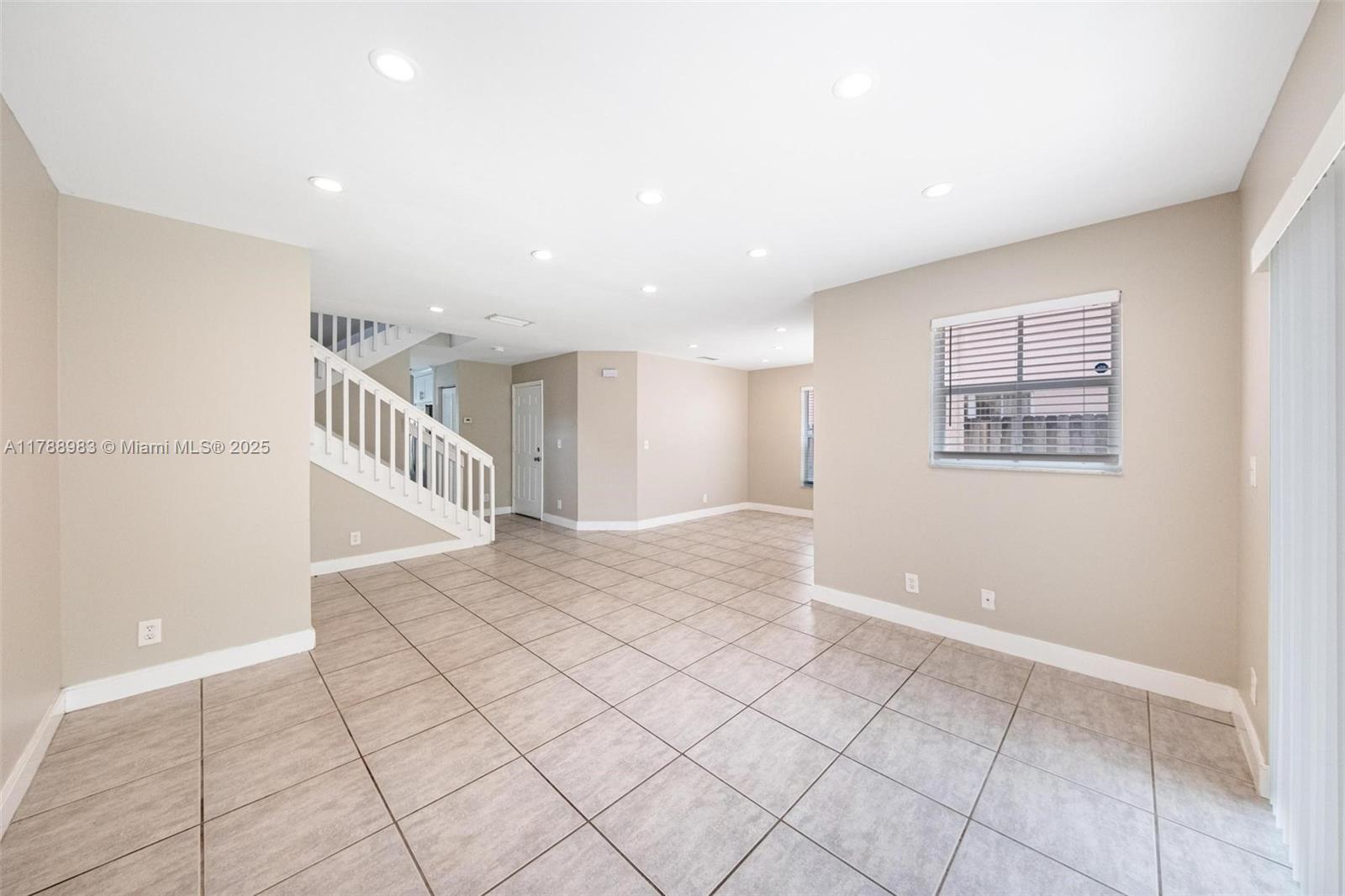 CORAL BAY REPLAT SECTION - Residential
