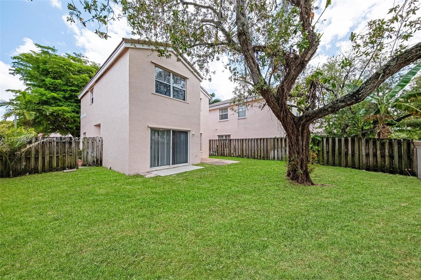 CORAL BAY REPLAT SECTION - Residential