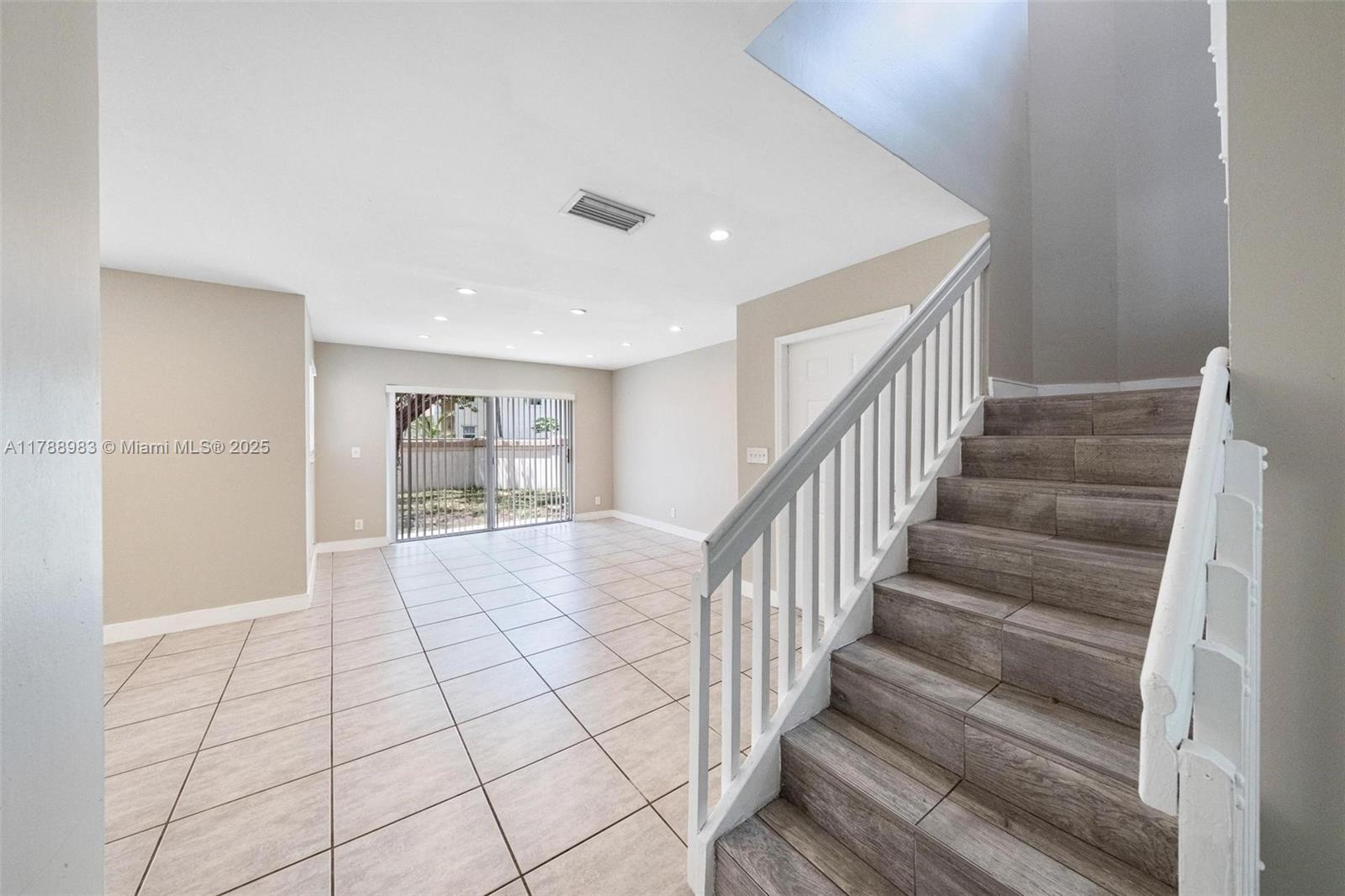 CORAL BAY REPLAT SECTION - Residential