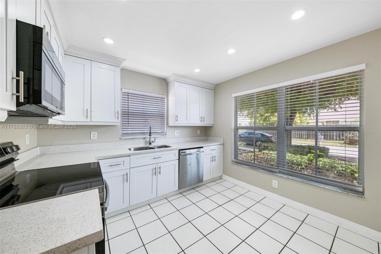 CORAL BAY REPLAT SECTION - Residential