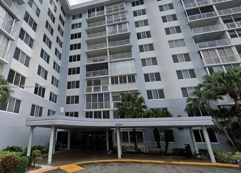 Photo of 4200 Hillcrest Dr #206, Hollywood, FL 33021 (MLS # A11926049)