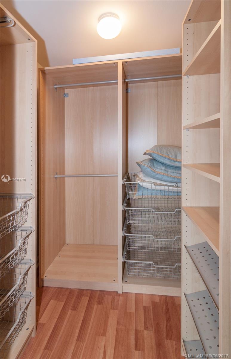 VENTURE AT AVENTURA EAST - Residential Lease