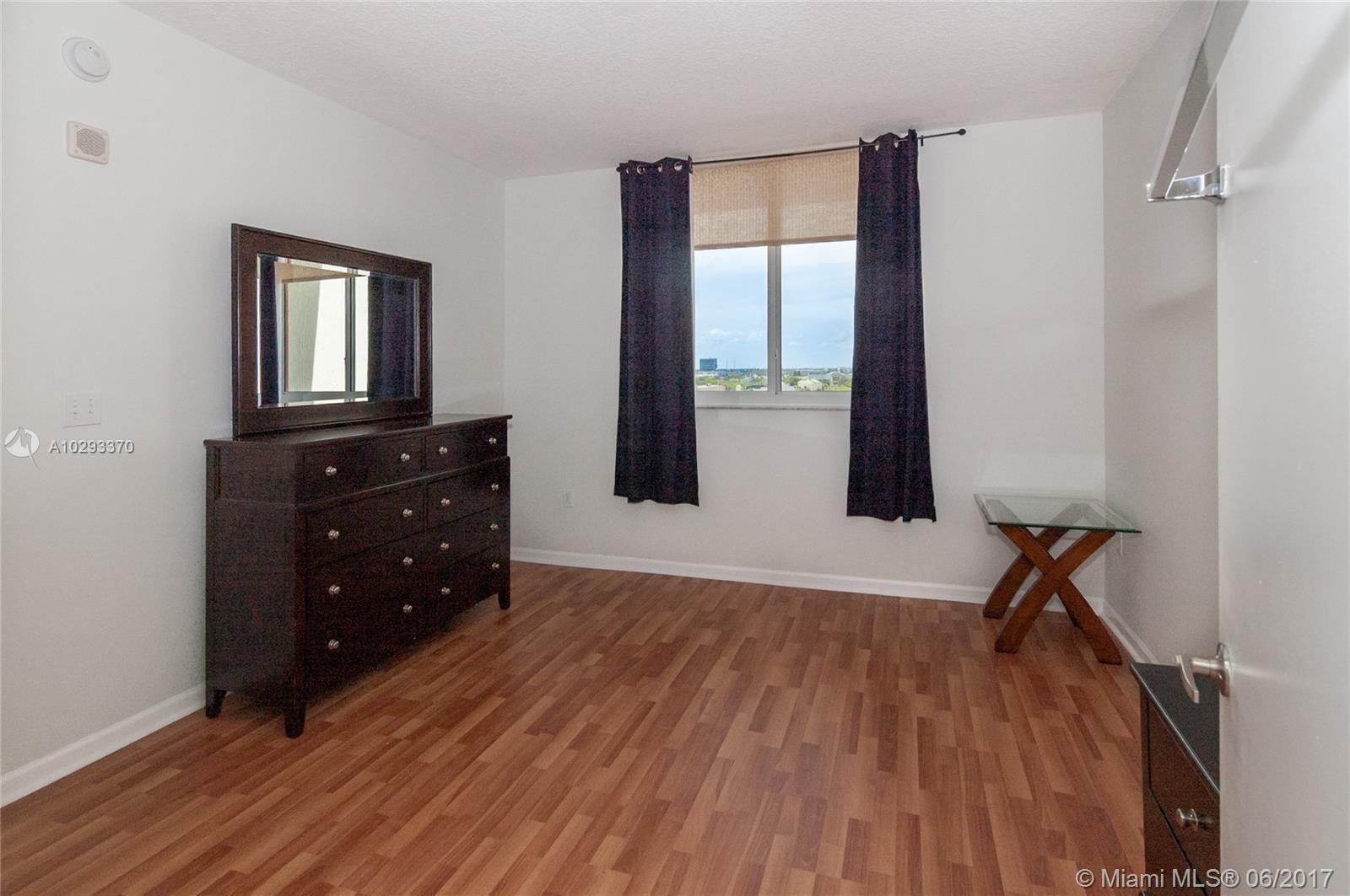 VENTURE AT AVENTURA EAST - Residential Lease