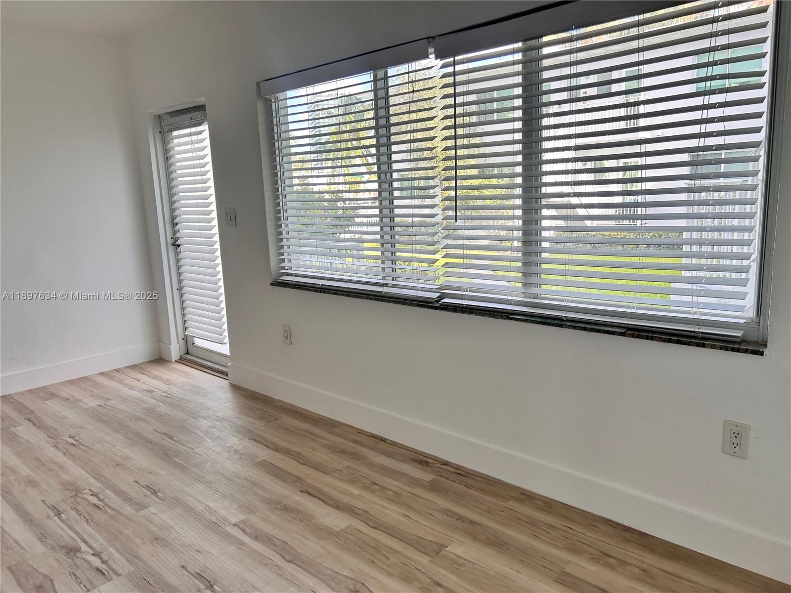 7207 Bay Dr
