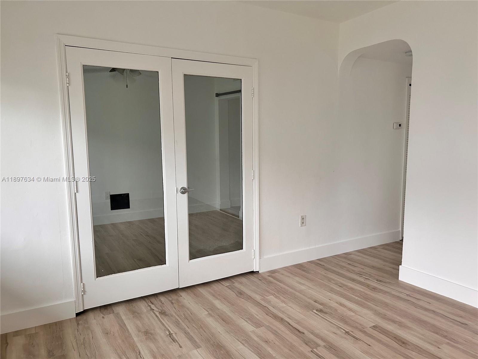 7207 Bay Dr
