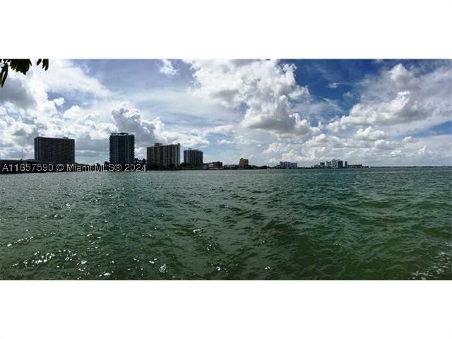 2130/2140 Bay Dr