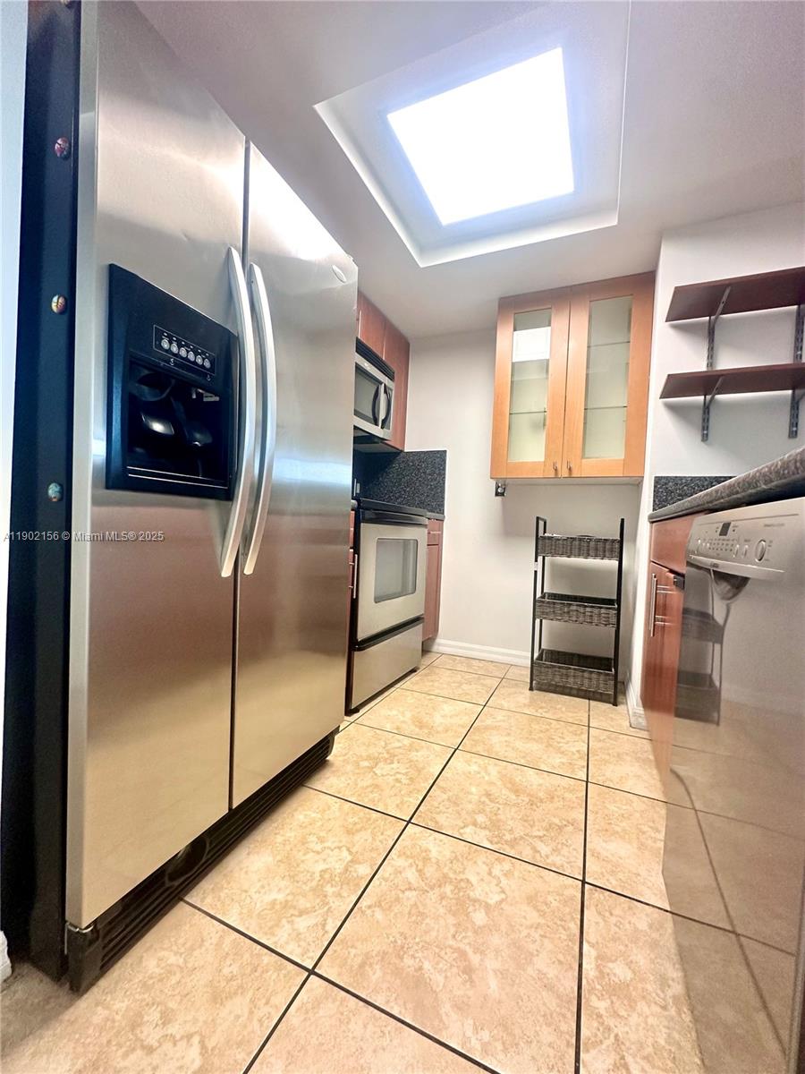 CORAL POINTE CONDO - Residential Lease