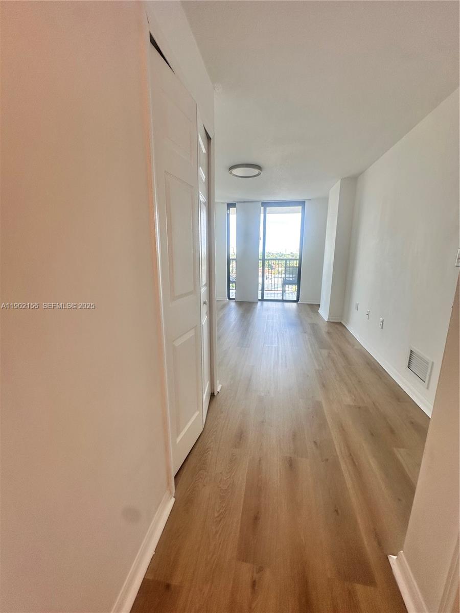 CORAL POINTE CONDO - Residential Lease