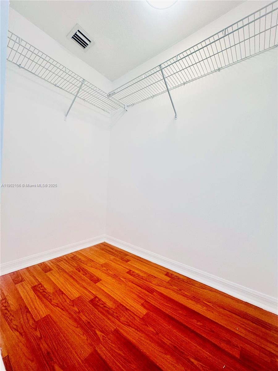 CORAL POINTE CONDO - Residential Lease