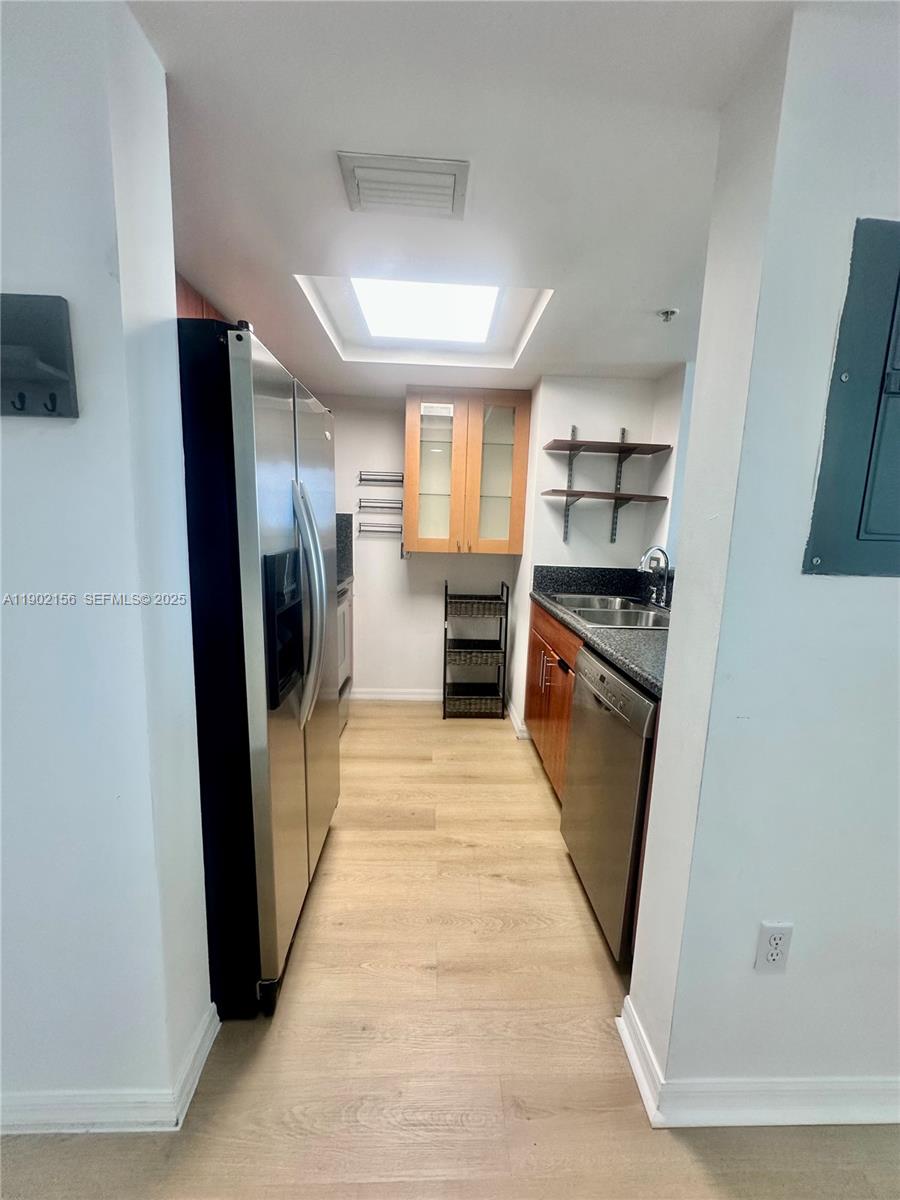 CORAL POINTE CONDO - Residential Lease