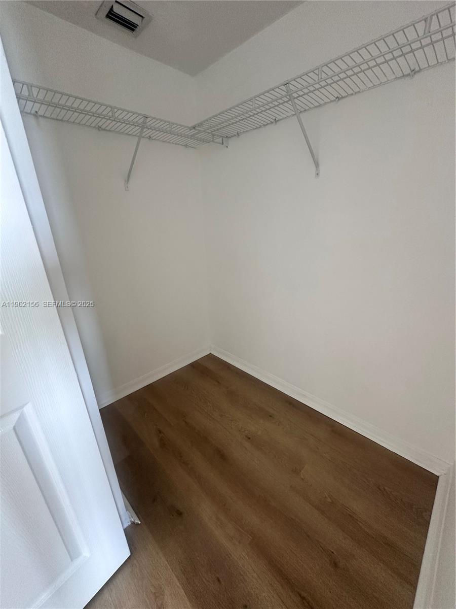 CORAL POINTE CONDO - Residential Lease