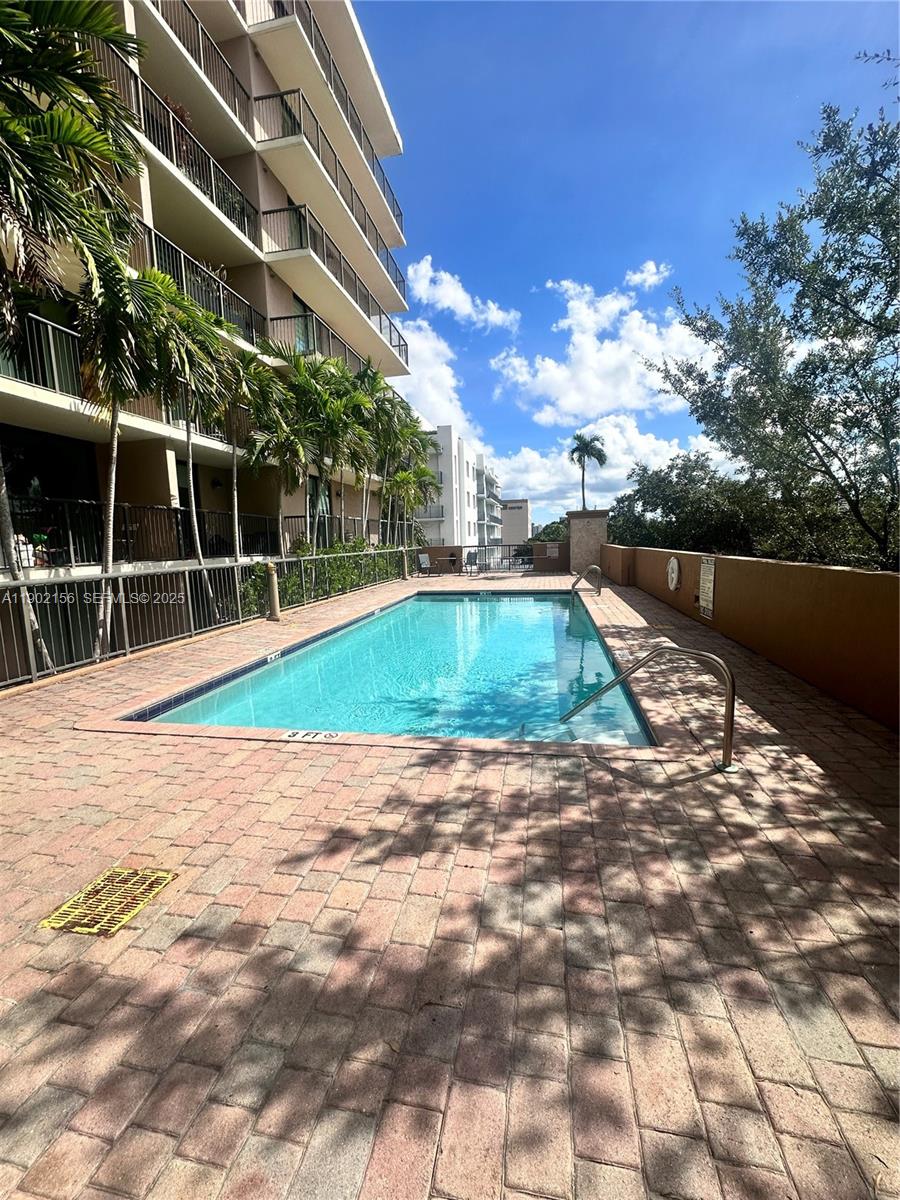 CORAL POINTE CONDO - Residential Lease