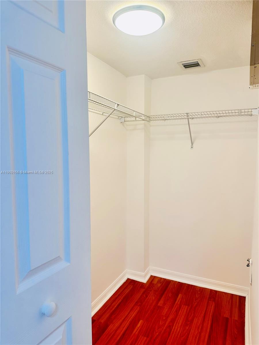 CORAL POINTE CONDO - Residential Lease