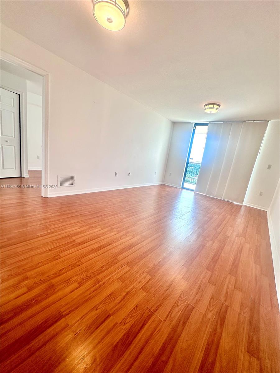 CORAL POINTE CONDO - Residential Lease