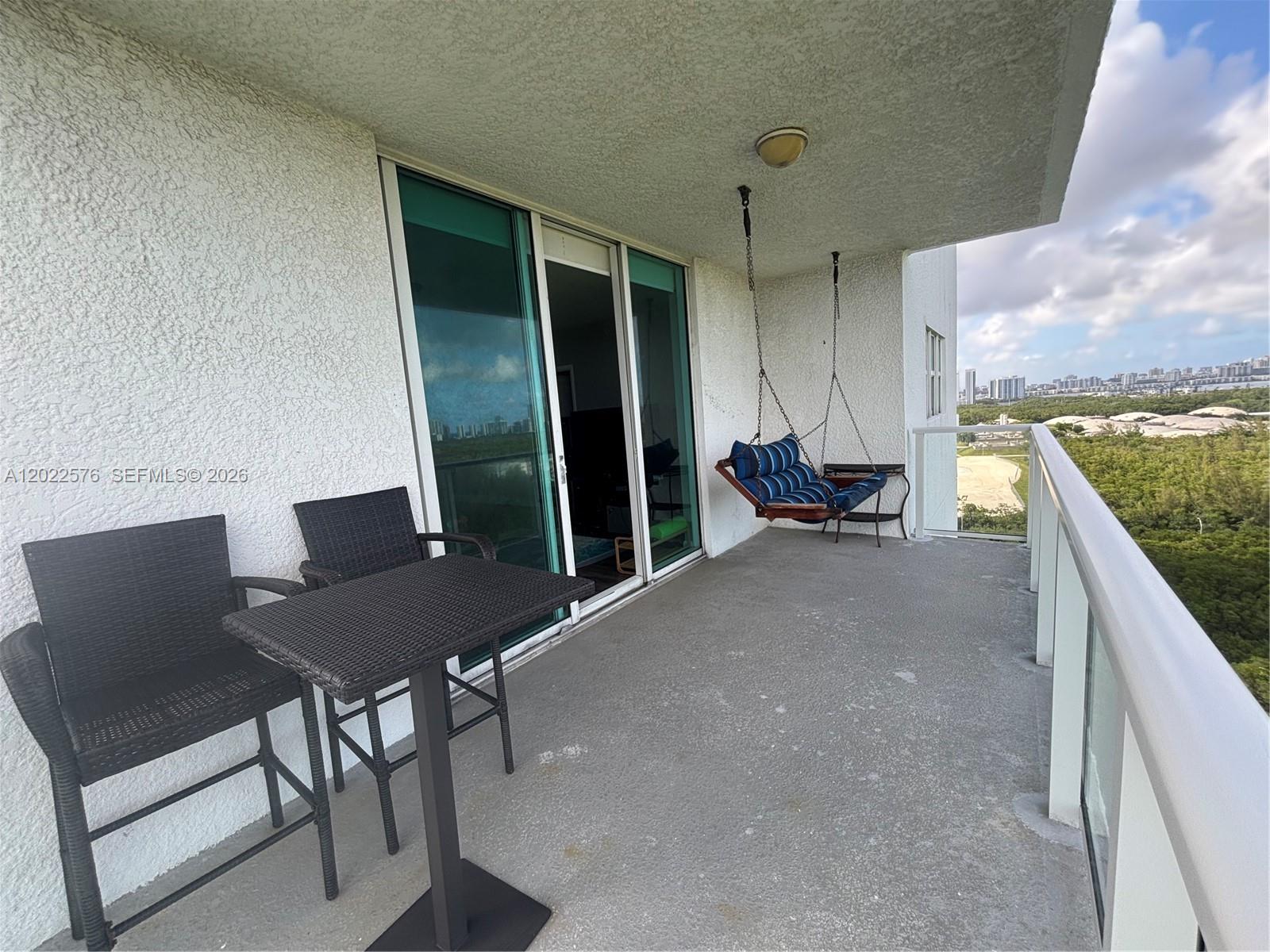 THE OAKS I CONDO - Residential