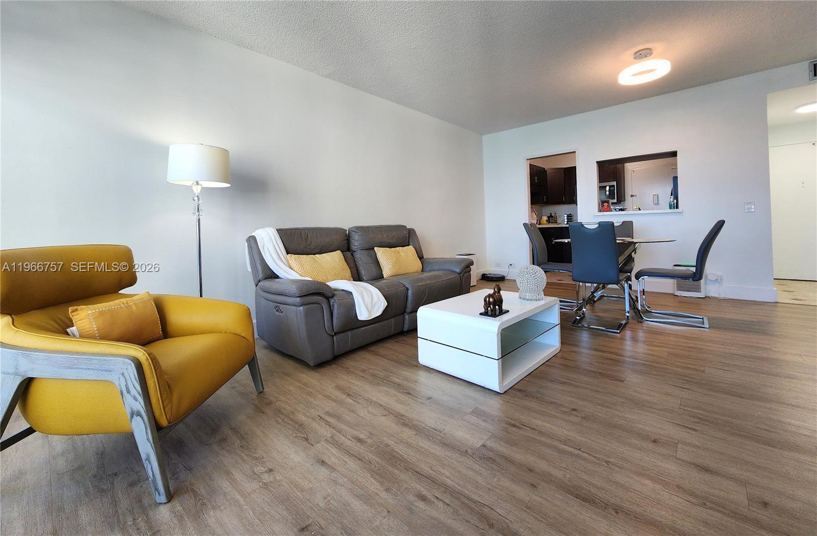 ALEXANDER TOWERS CONDO - Residential Lease