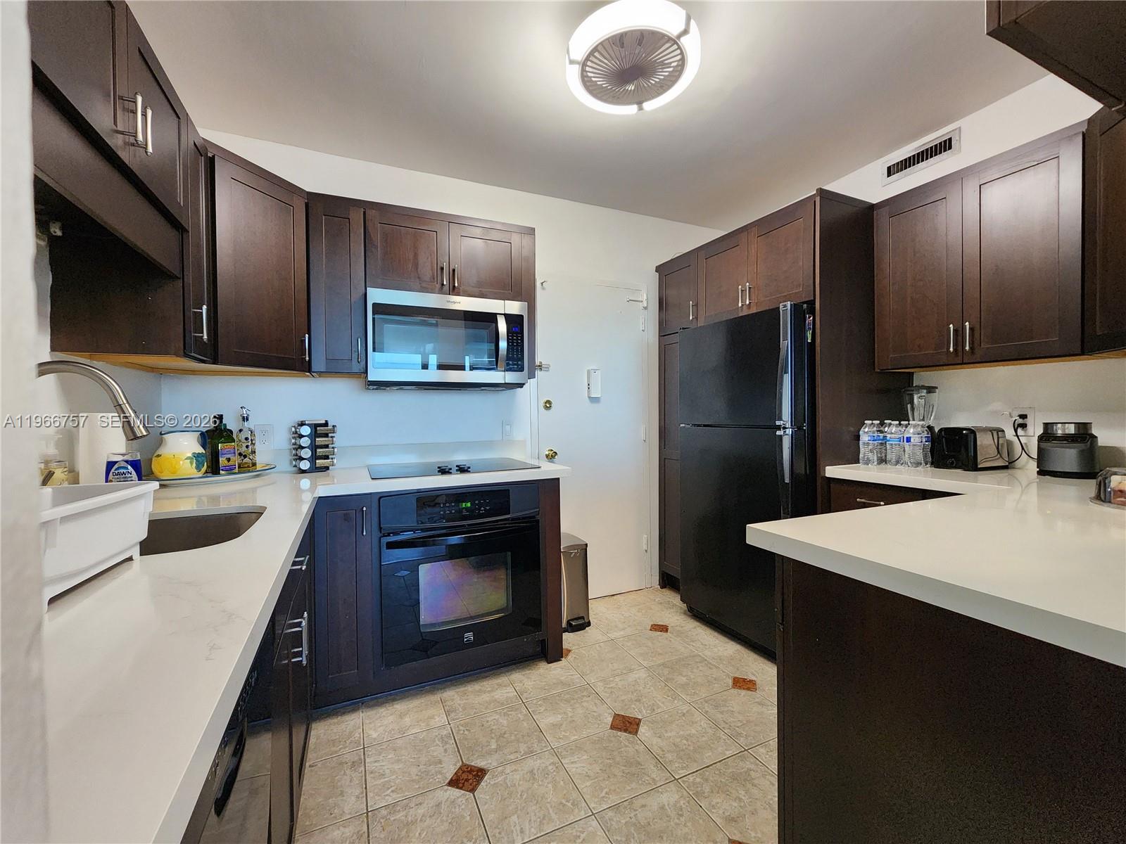 ALEXANDER TOWERS CONDO - Residential Lease
